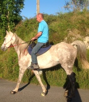 Otilio montando a caballo